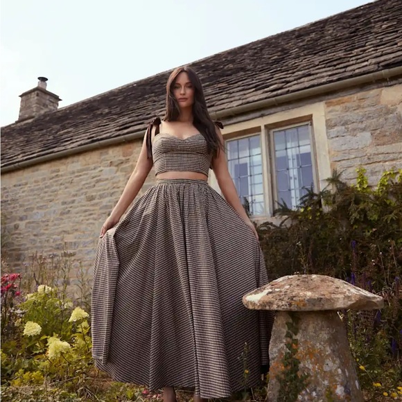 Reformation Magnolia Two Piece
Reformation x Kacey Musgraves - Picture 6 of 12